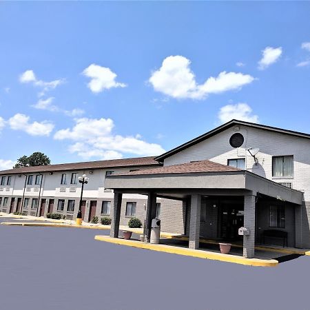 Americas Best Value Inn West Frankfort Esterno foto