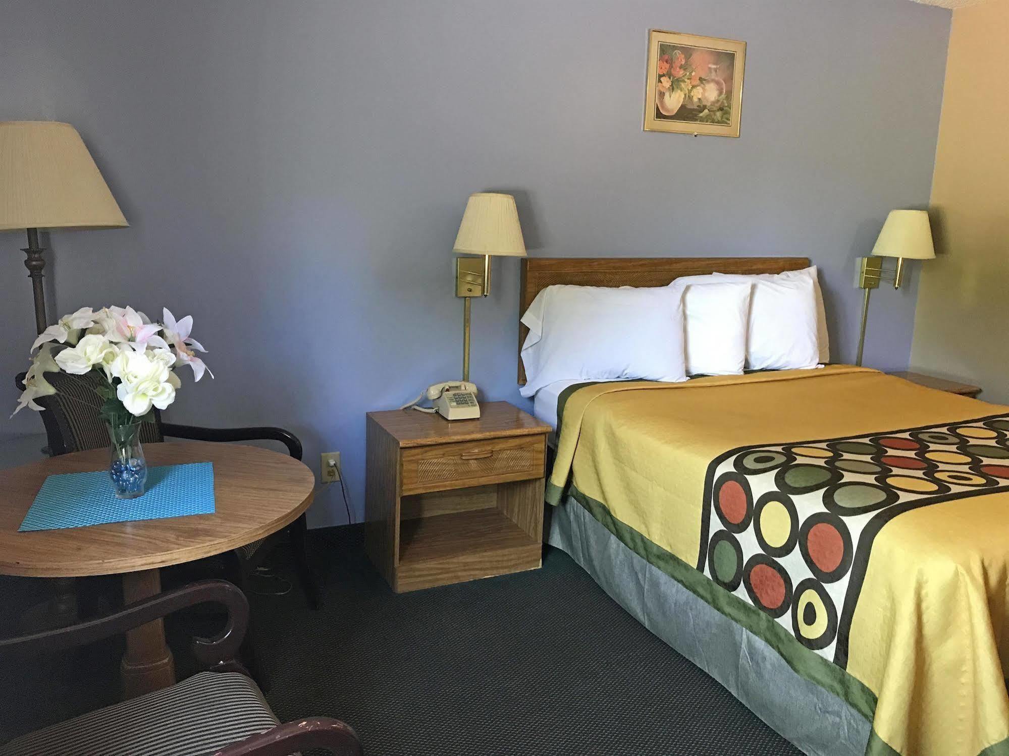Americas Best Value Inn West Frankfort Esterno foto