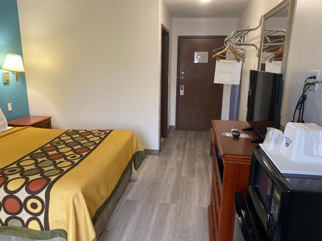 Americas Best Value Inn West Frankfort Esterno foto